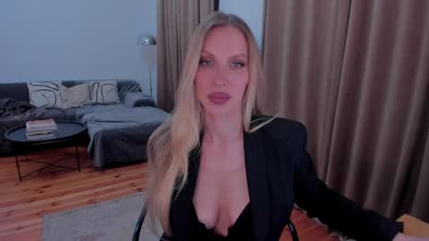 Eva online show from May 15, 2026, 11:34 pm