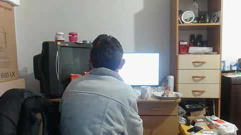 Mariusz online show from May 24, 2026, 2:05 am