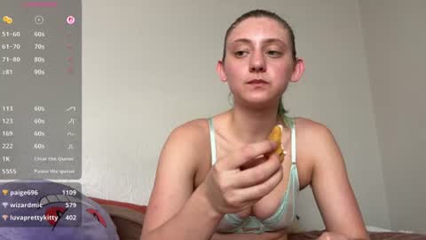 Snapshot of prttyby69 chatting on June 25, 2026, 6:23 pm Oli online show from June 25, 2026, 6:23 pm