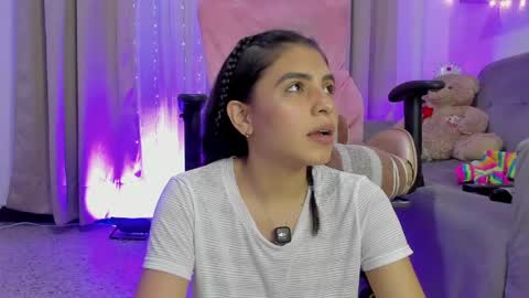 Snapshot of prvncessa_10 chatting on April 30, 2026, 9:19 pm INDEPENDENT MODEL online show from April 30, 2026, 9:19 pm