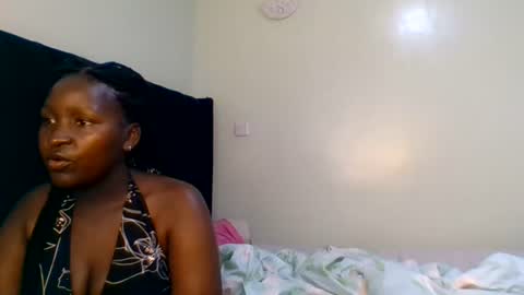 Snapshot of purple_honey2 chatting on June 15, 2026, 12:18 pm Honey online show from June 15, 2026, 12:18 pm