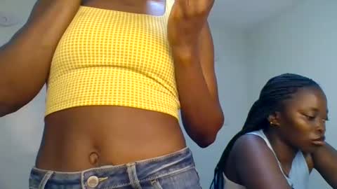 Snapshot of purple_honey2 chatting on June 19, 2026, 7:01 am Honey online show from June 19, 2026, 7:01 am