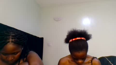 Snapshot of purple_honey2 chatting on June 23, 2026, 3:37 am Honey online show from June 23, 2026, 3:37 am
