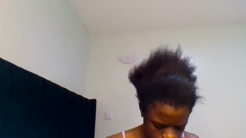 Snapshot of purple_honey2 chatting on June 28, 2026, 7:14 am Honey online show from June 28, 2026, 7:14 am