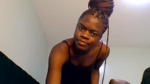 Snapshot of purple_honey2 chatting on July 1, 2026, 7:35 pm Honey online show from July 1, 2026, 7:35 pm