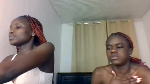 Snapshot of purple_honey2 chatting on July 31, 2026, 6:29 pm Honey online show from July 31, 2026, 6:29 pm