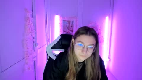 Amelie online show from May 18, 2026, 8:09 am