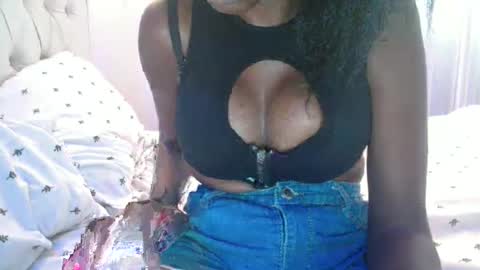 queen_kai online show from May 17, 2026, 8:12 am