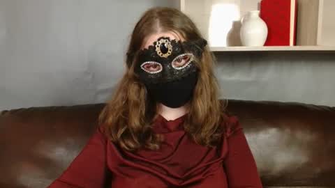 Snapshot of queen_nora chatting on June 20, 2026, 10:45 pm Nora online show from June 20, 2026, 10:45 pm