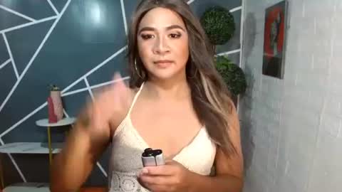 queen_tracy online show from June 10, 2026, 1:39 am