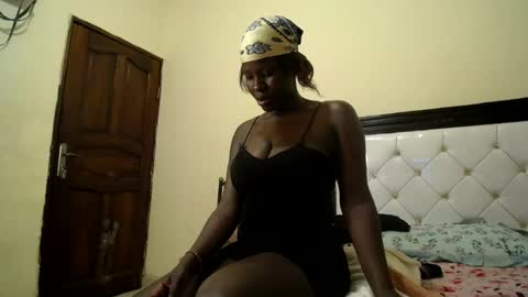 queencila online show from July 16, 2026, 5:08 pm