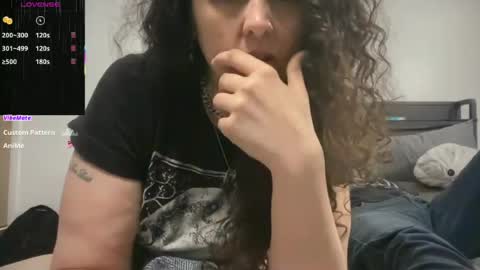 Rain Hendrix online show from June 17, 2026, 3:53 am