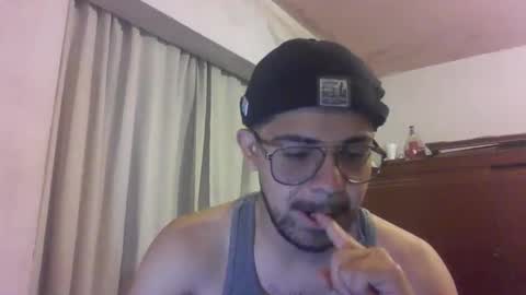 ralphillips25 online show from December 19, 2025, 5:03 am
