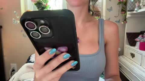 rashberrybussy online show from July 8, 2026, 5:28 pm