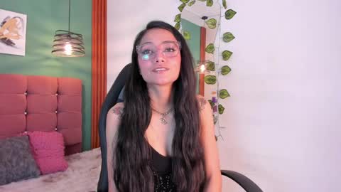 raven_smith_ online show from June 4, 2026, 6:08 am
