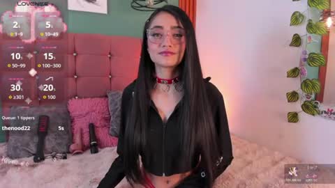 raven_smith_ online show from June 12, 2026, 6:23 am