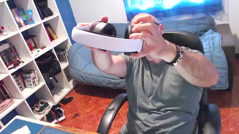 Snapshot of ravingr3d3 chatting on April 28, 2026, 8:19 am ravingr3d3 online show from April 28, 2026, 8:19 am