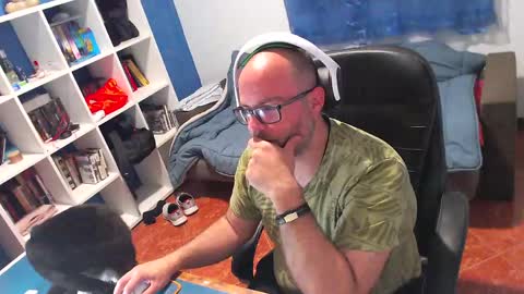 Snapshot of ravingr3d3 chatting on May 4, 2026, 9:55 pm ravingr3d3 online show from May 4, 2026, 9:55 pm