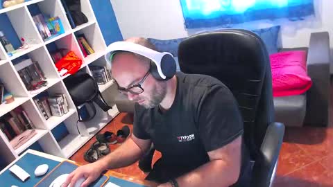 Snapshot of ravingr3d3 chatting on May 7, 2026, 8:31 am ravingr3d3 online show from May 7, 2026, 8:31 am