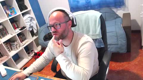 Snapshot of ravingr3d3 chatting on May 13, 2026, 1:30 pm ravingr3d3 online show from May 13, 2026, 1:30 pm