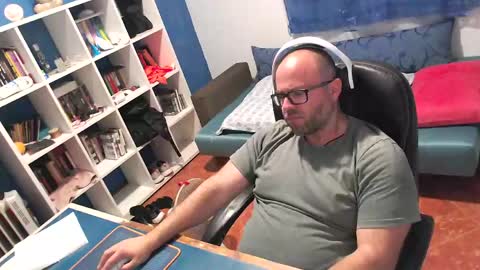 Snapshot of ravingr3d3 chatting on May 31, 2026, 9:27 pm ravingr3d3 online show from May 31, 2026, 9:27 pm