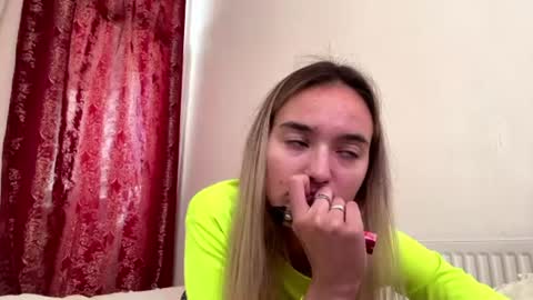 Snapshot of reathakiss chatting on June 28, 2026, 3:18 pm Risa online show from June 28, 2026, 3:18 pm