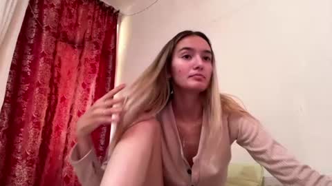 Snapshot of reathakiss chatting on July 3, 2026, 4:13 pm Risa online show from July 3, 2026, 4:13 pm