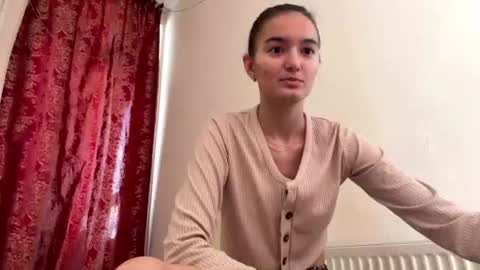 Snapshot of reathakiss chatting on July 4, 2026, 7:36 am Risa online show from July 4, 2026, 7:36 am