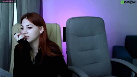 Snapshot of red__dizzy chatting on April 28, 2026, 11:37 am red__dizzy online show from April 28, 2026, 11:37 am