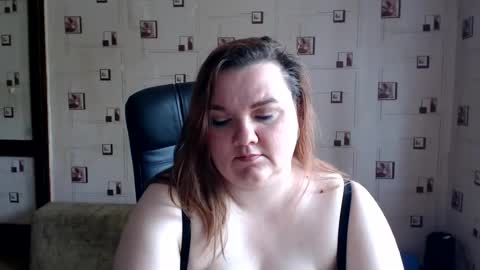 Snapshot of renataoia chatting on July 11, 2026, 9:23 am renataoia online show from July 11, 2026, 9:23 am