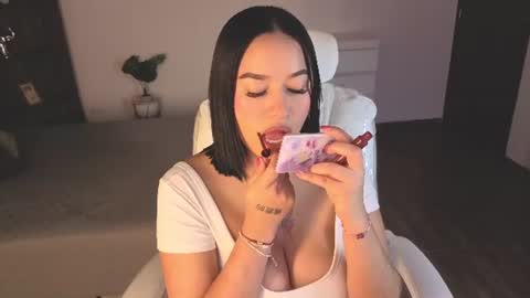 renaxi_smith online show from June 29, 2026, 7:47 pm