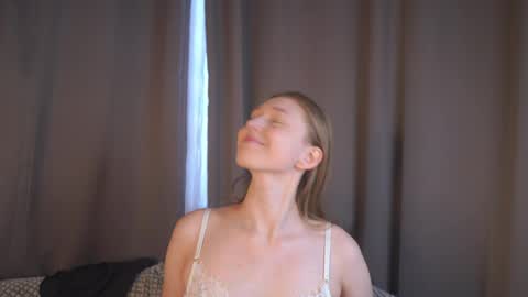 Snapshot of revamcallister chatting on May 29, 2026, 5:05 am revamcallister online show from May 29, 2026, 5:05 am