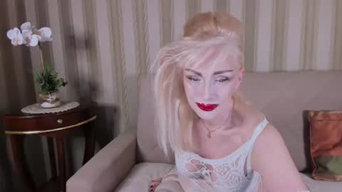 Snapshot of rita_farell chatting on July 11, 2026, 9:38 pm rita_farell online show from July 11, 2026, 9:38 pm