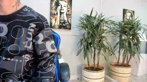 Roan Birkin online show from June 25, 2026, 7:29 pm
