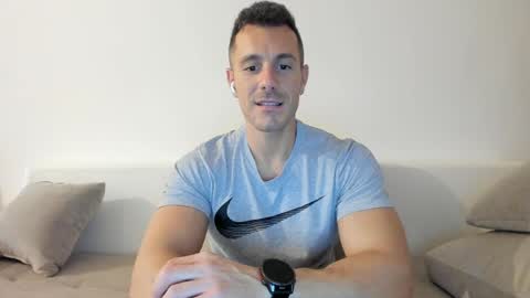 roberto4ever online show from May 21, 2026, 12:45 pm