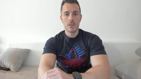 roberto4ever online show from May 25, 2026, 11:16 am