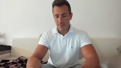 roberto4ever online show from July 5, 2026, 11:39 am