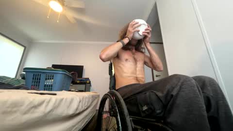 Snapshot of rollinintheweeds chatting on October 1, 2025, 4:46 pm Rollinintheweeds online show from October 1, 2025, 4:46 pm