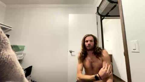 Snapshot of rollinintheweeds chatting on December 14, 2025, 3:39 pm Rollinintheweeds online show from December 14, 2025, 3:39 pm