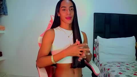 Snapshot of rosalindasexy chatting on June 18, 2026, 4:02 am Rosalinda online show from June 18, 2026, 4:02 am