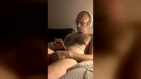 Snapshot of rosbif69 chatting on August 3, 2026, 11:19 pm rosbif69 online show from August 3, 2026, 11:19 pm
