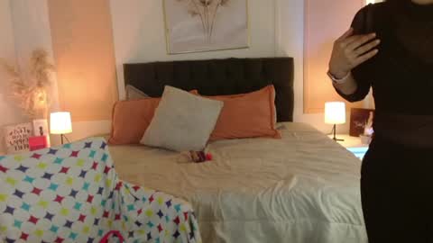Snapshot of rose_thompson1 chatting on June 13, 2026, 1:42 pm Rose online show from June 13, 2026, 1:42 pm