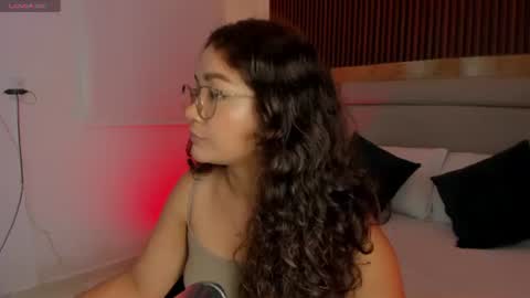 rossie_lanie_ online show from June 10, 2026, 8:19 pm