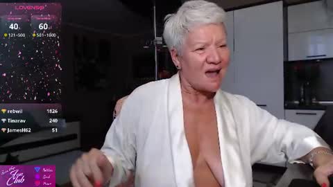 Roxana online show from July 30, 2026, 7:02 pm
