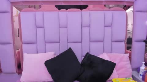 roxane_vega online show from July 18, 2026, 6:12 pm