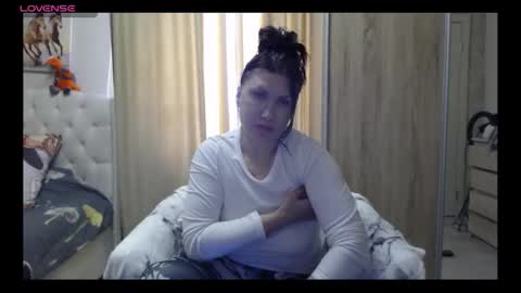 Snapshot of roxolanaa_sexy chatting on April 20, 2026, 2:42 pm ROXOLANAA SEXY online show from April 20, 2026, 2:42 pm