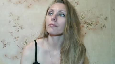 roxyfox18x01 online show from July 10, 2026, 7:49 pm