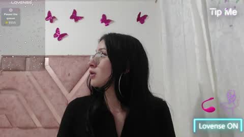 Snapshot of roxyy_fox chatting on July 2, 2026, 4:07 am Roxy online show from July 2, 2026, 4:07 am