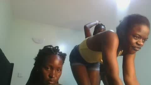Snapshot of royal_goddes2 chatting on June 19, 2026, 8:07 am royal_goddes2 online show from June 19, 2026, 8:07 am