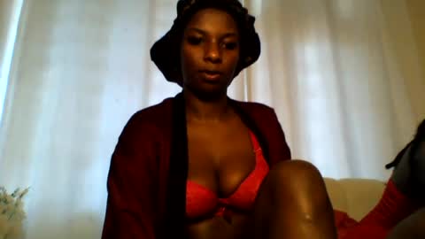 Snapshot of royal_petite10 chatting on June 27, 2026, 11:15 am kate online show from June 27, 2026, 11:15 am